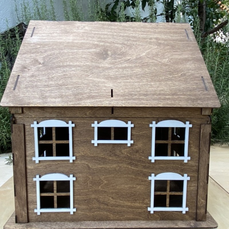 Дървена къща за пликове